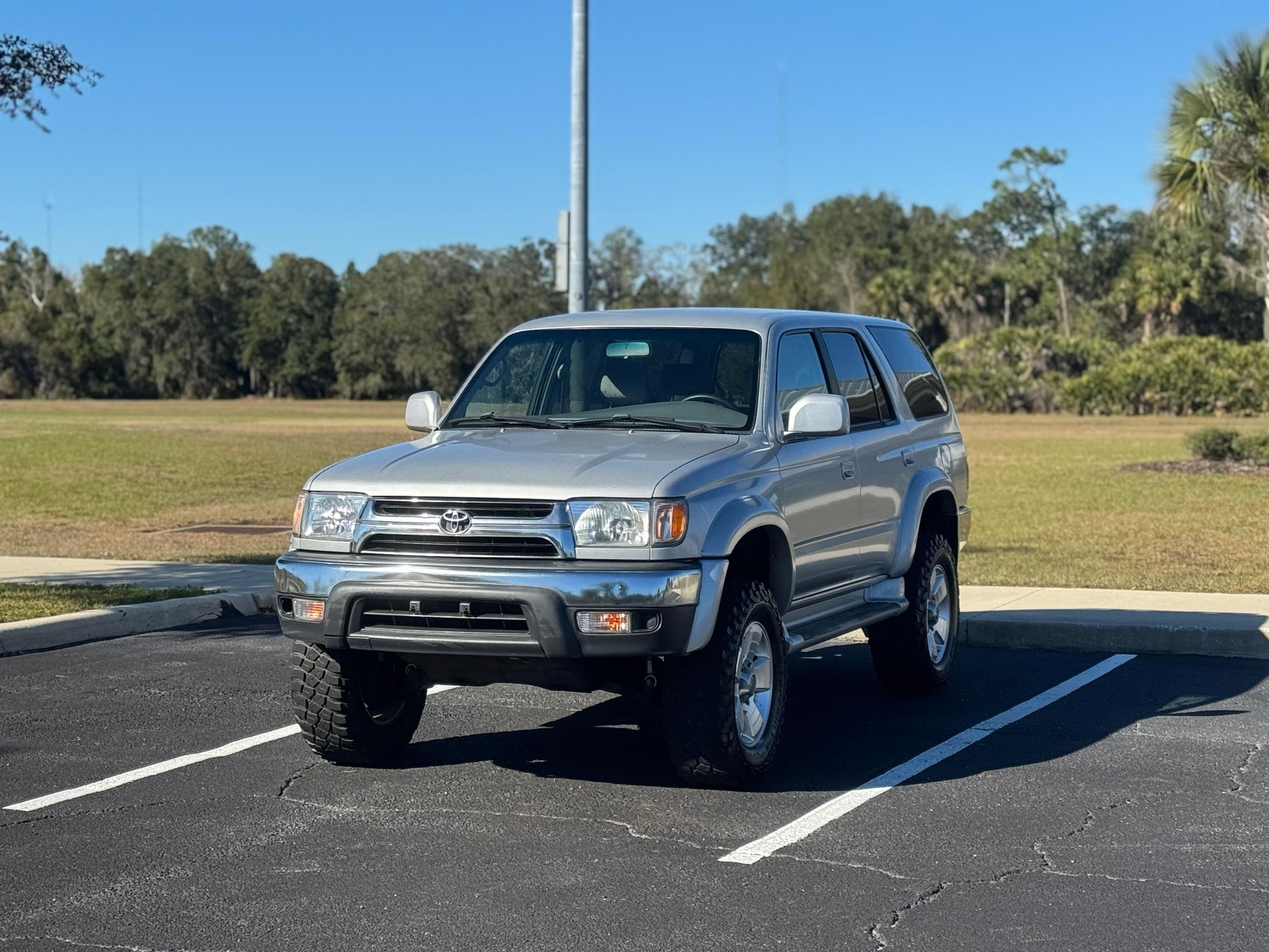 Toyota 4Runner Image 3
